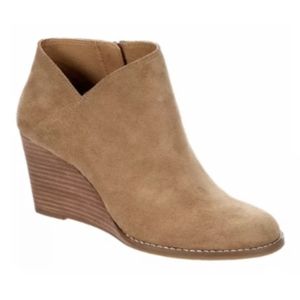 Lucky Brand Yakeena wedge 8.5m